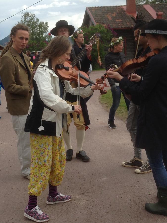 Mora Vandrarhem Och Gaesthem Vinas ภายนอก รูปภาพ
